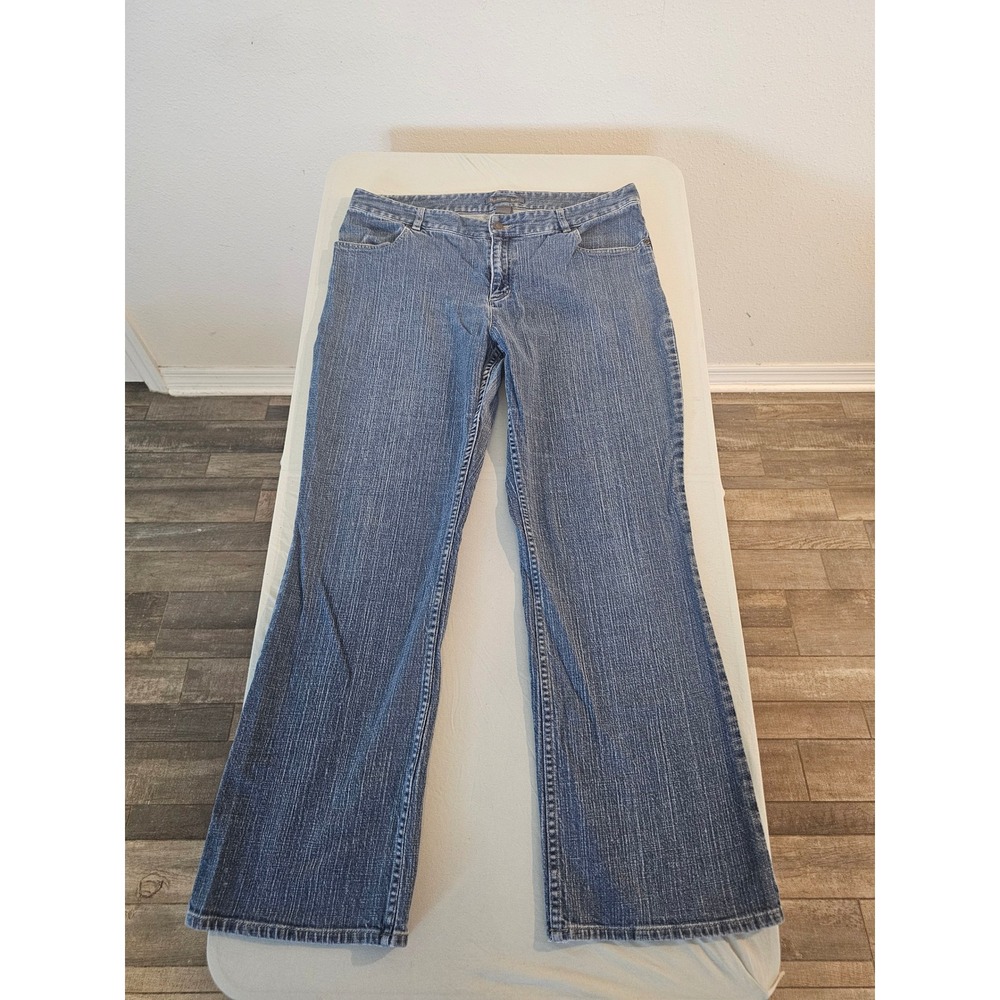 Liz Claiborne Womens Bootcut Jeans Medium Wash Denim Five Pocket Size 16